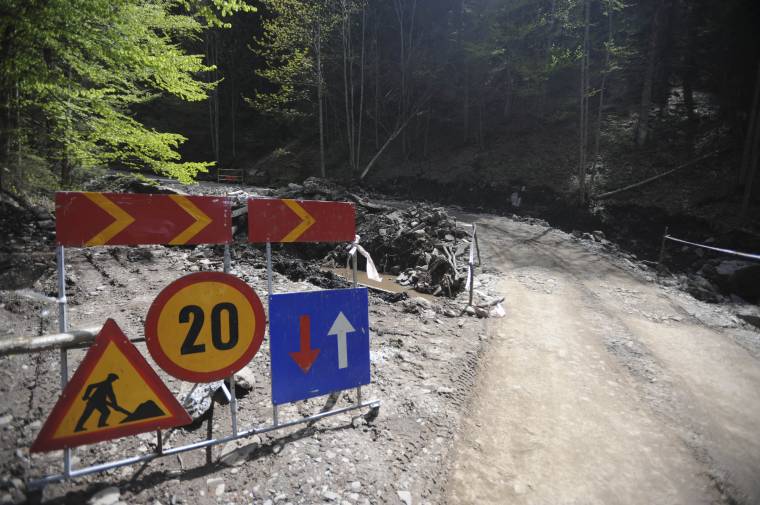 Aszfaltút a Hargitára