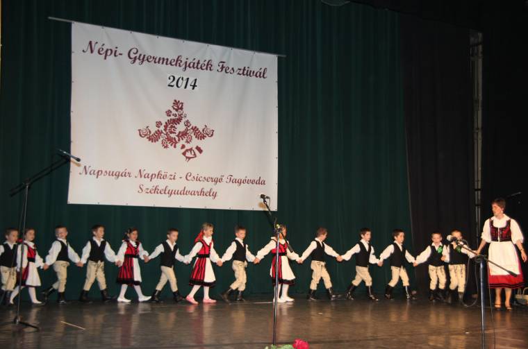 Fesztiváloztak az ovisok