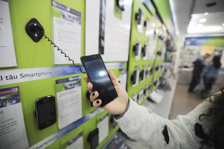 Teret hódítottak az okostelefonok