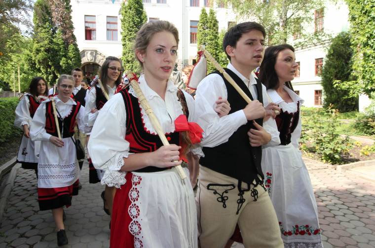 Elbúcsúztak a refis ballagók