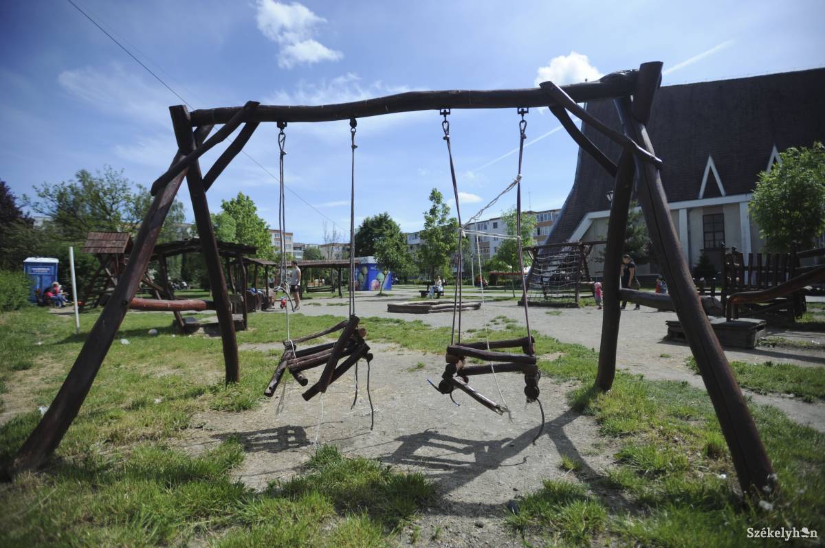 &bullet;  Fotó: Thomas Campean