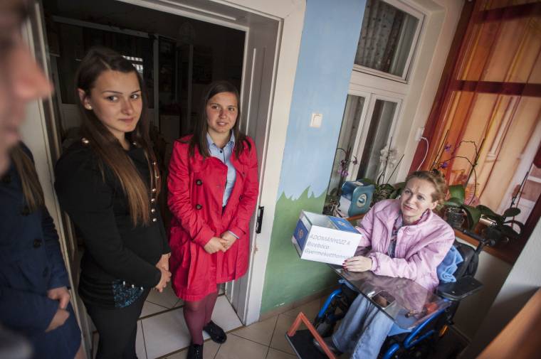 Buliban is lehet jótékonykodni