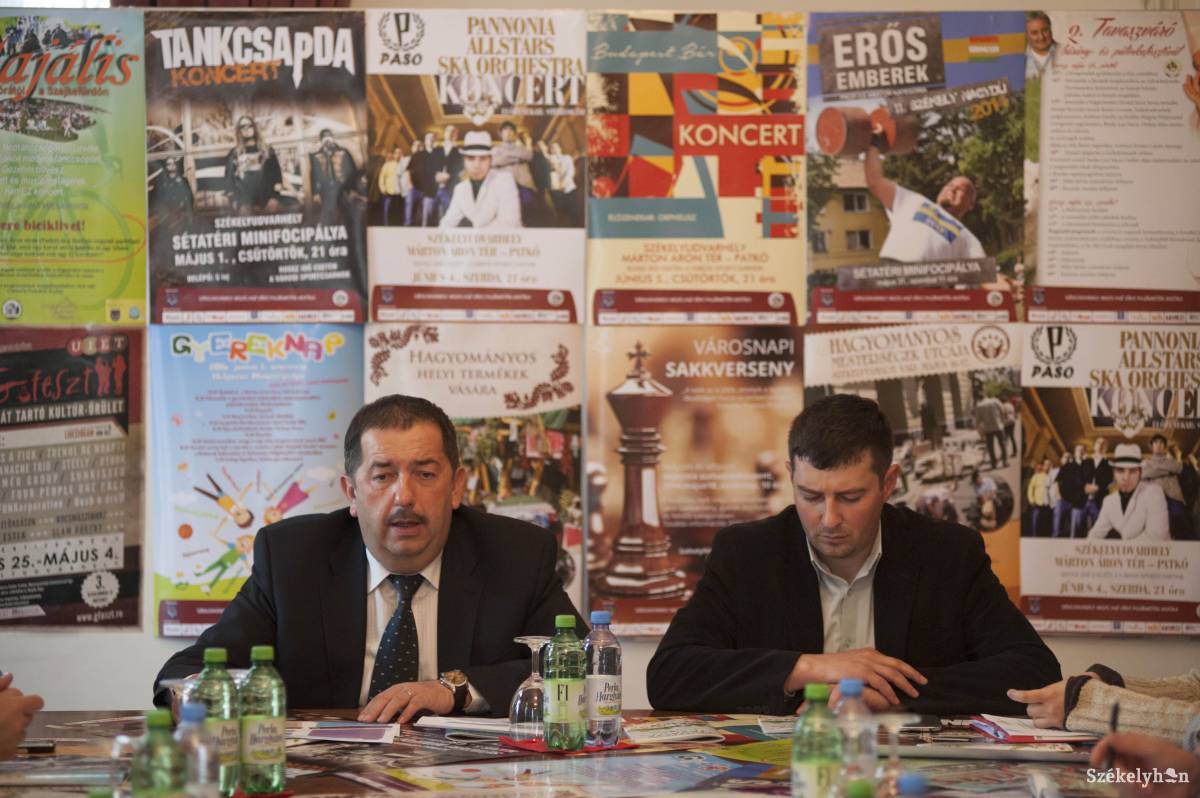 &bullet;  Fotó: Thomas Campean