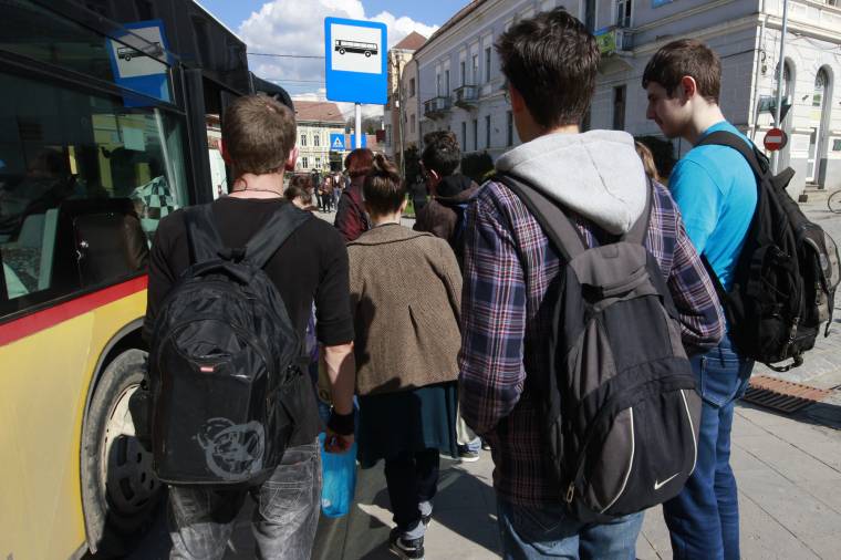 Iskolások honismereti kirándulásait támogatják