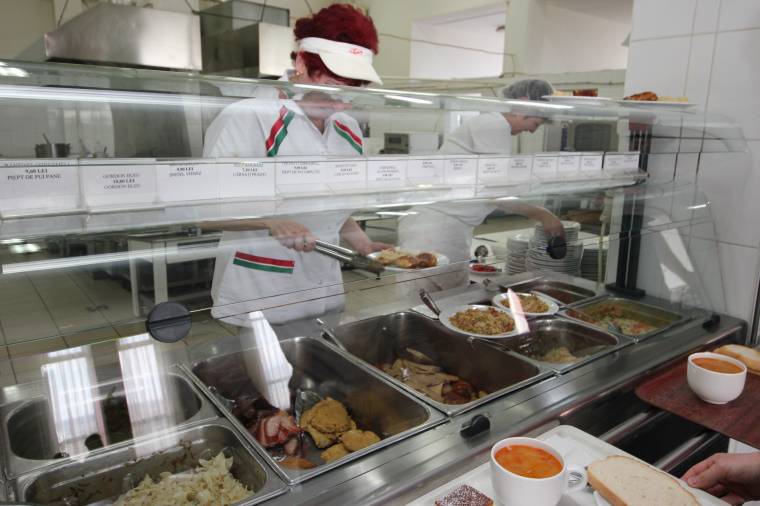 Szakácstanfolyamra várják a munkanélkülieket