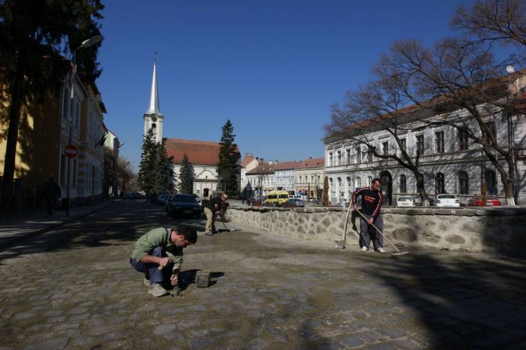 Cserélik a térköveket a Patkóban