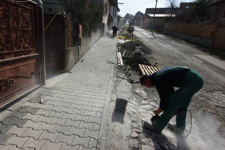 Biztonságosabban közlekedhetnek a gyalogosok