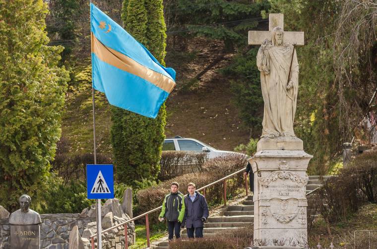 Nem vonják le a székely zászlót Udvarhelyen