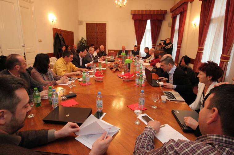 Külső forrásokból építkezik az iskolaváros