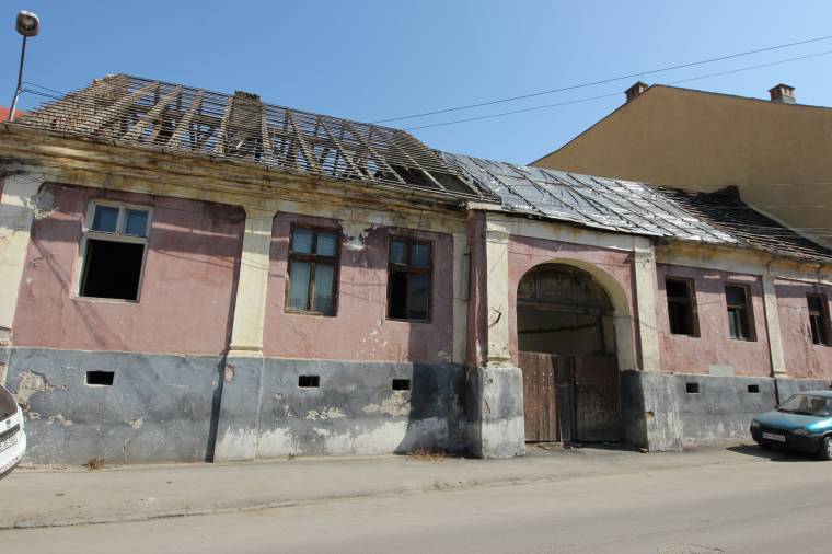 Városközponti házat bontanának le?