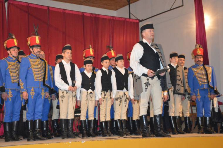 Homoródalmáson báloztak a huszárok