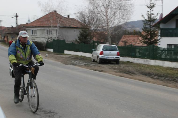 Kerékpáros felvonulás a bicikliútért