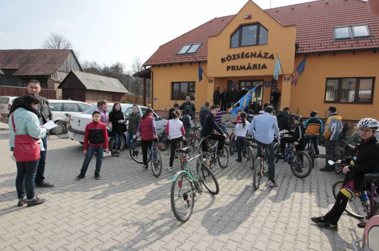 Politikai ügy lett a kerékpárút-projektből