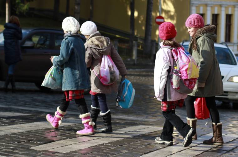 Visszacsalogatná az iskolát elhagyókat a sepsiszentgyörgyi önkormányzat