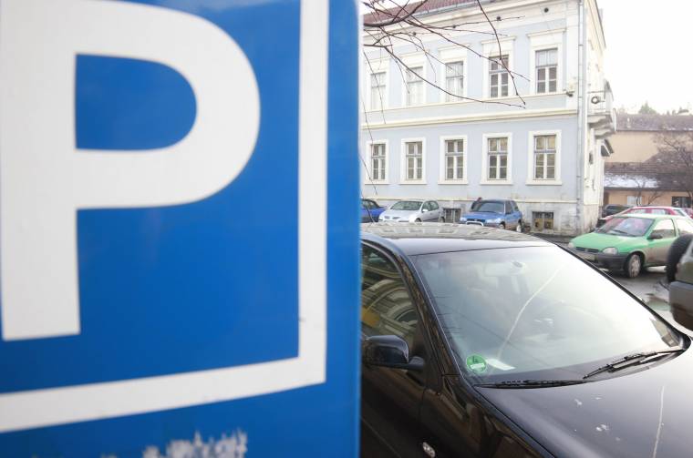 Az éves parkolási bérlet fogy a legjobban