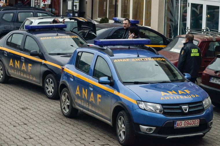 Egyet előre, egyet hátra: megelőznék a büntetést, miközben bírságolásra ösztönzik az adóellenőrt