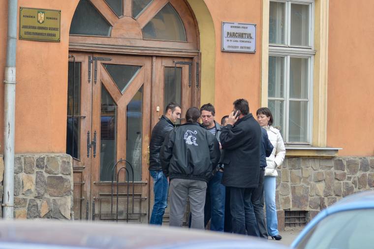 Alapfokon letöltendő Gáboréknak