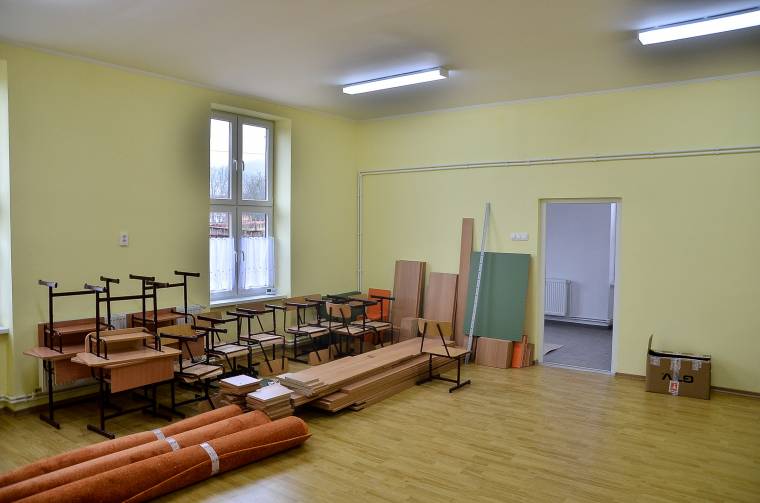 Felújították Felsőboldogfalván a régi iskola épületét