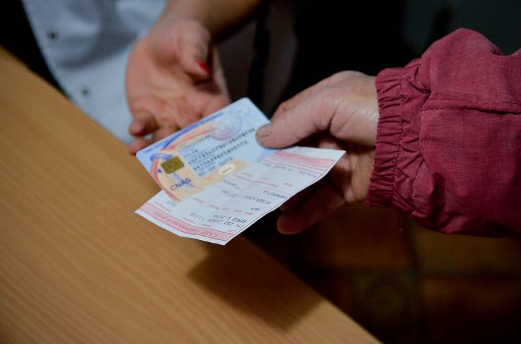 Már nyomdában vannak az emelt juttatást feltüntető januári nyugdíjszelvények