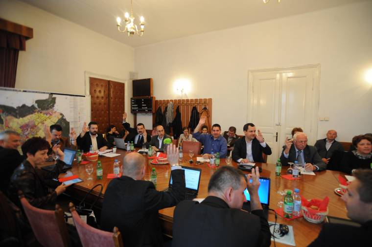 Kevés határozattervezetet javasoltak