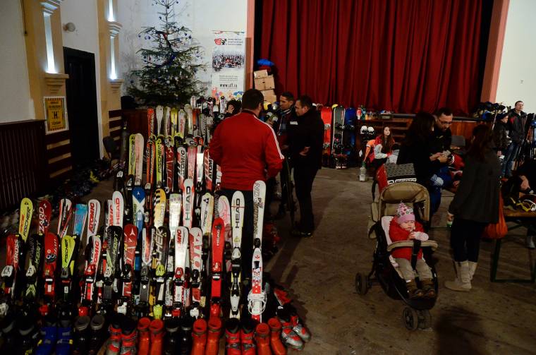 Közel félezren a cserebere vásáron