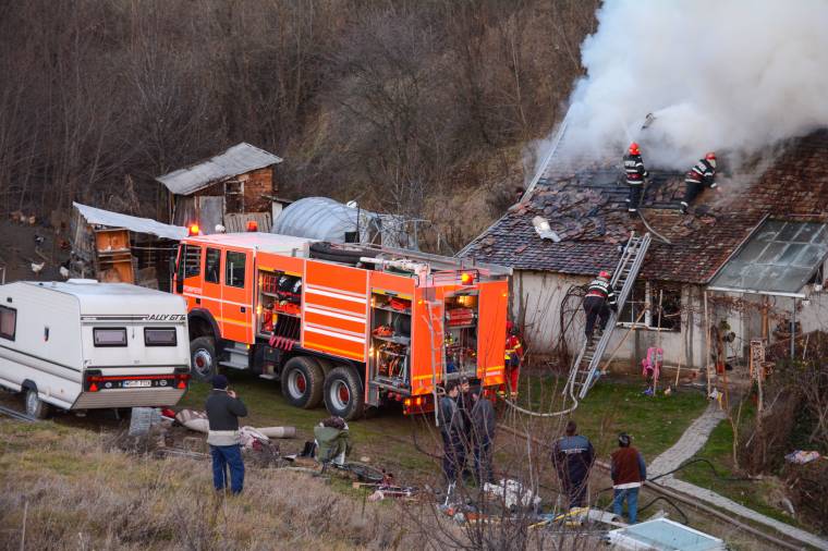 Túlhevült hőközpont miatt gyúlt ki egy ház Szombatfalván
