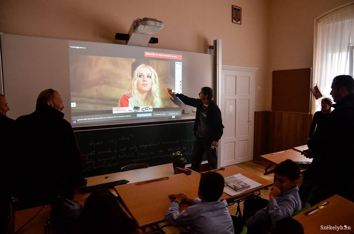 &bullet;  Fotó: Barabás Ákos