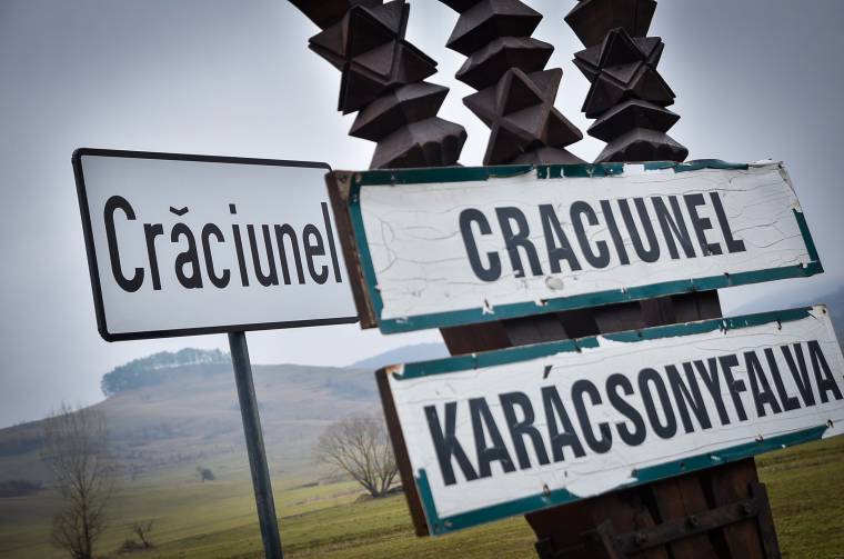 Csak román feliratozású helységnévtáblákat helyeztek ki a 132-es úton