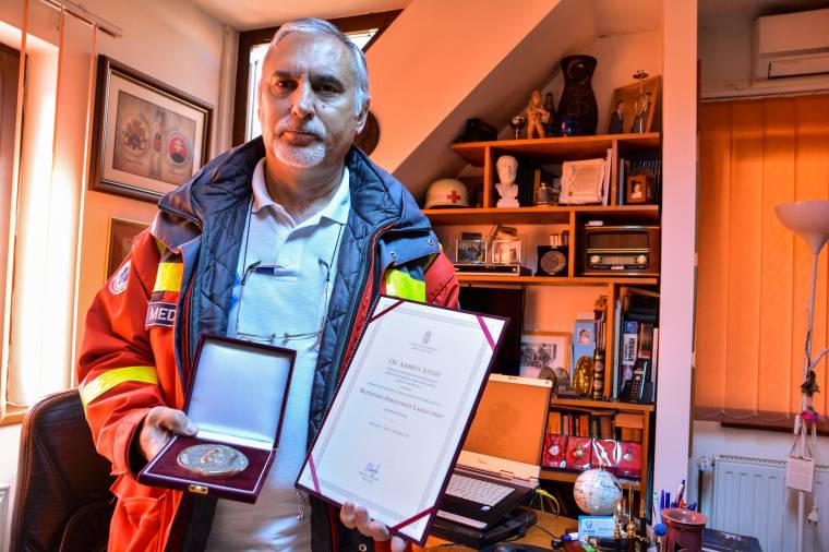 Rangos elismerés dr. Ambrus Józsefnek