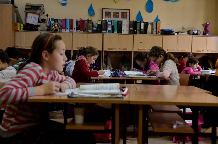 Tanulnának, de nincs miből, ami van, az sem jó