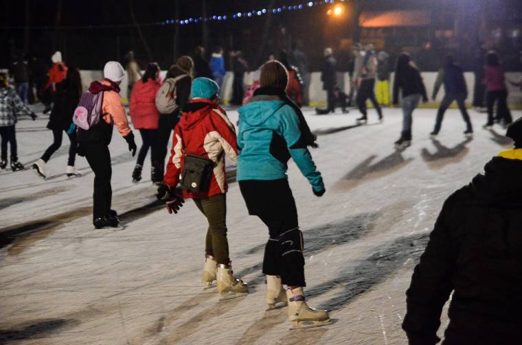 Karácsonykor a jégen is lehet siklani