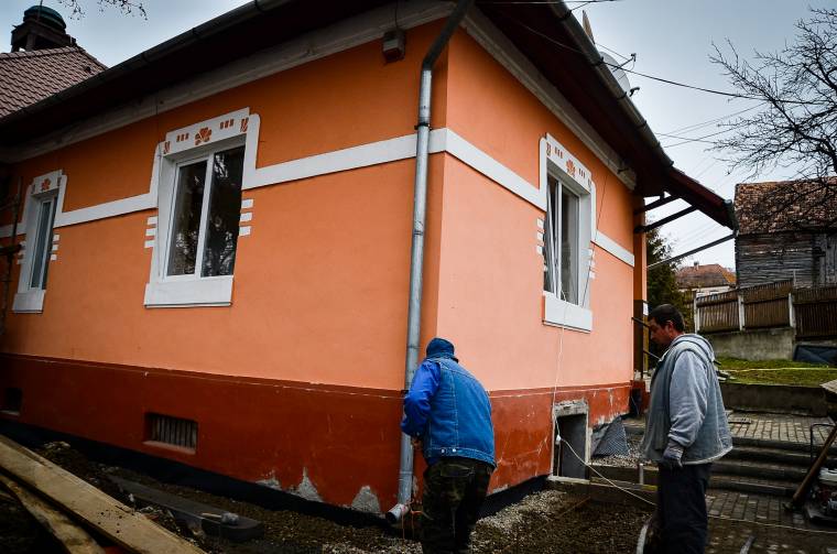 Felújítják a homoródalmási községházát