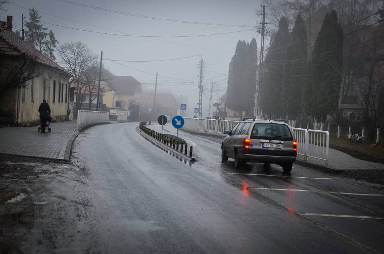 Nem vették át a forgalomlassító sávot