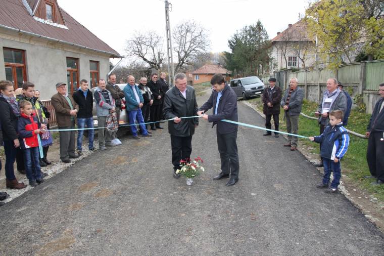 Utat adtak át Fenyőkúton és Sükőben