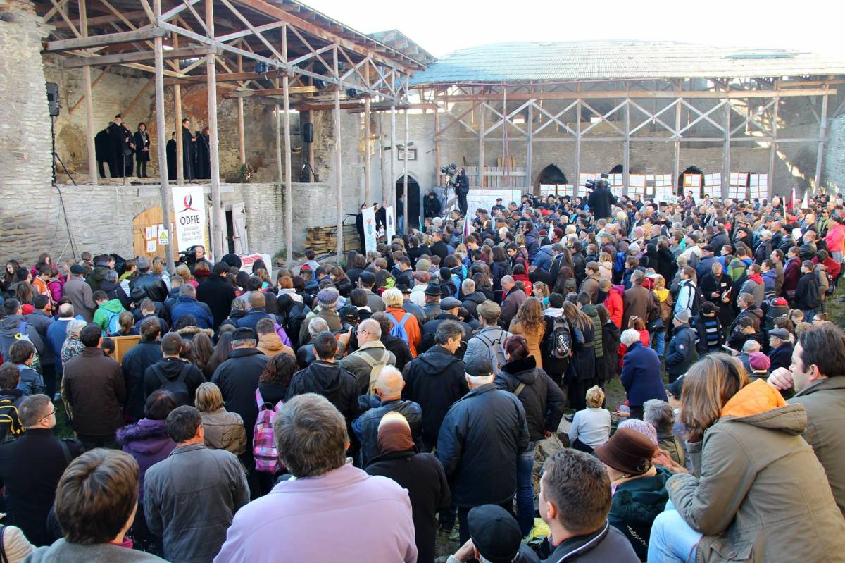 &bullet;  Fotó: Bartha Alpár