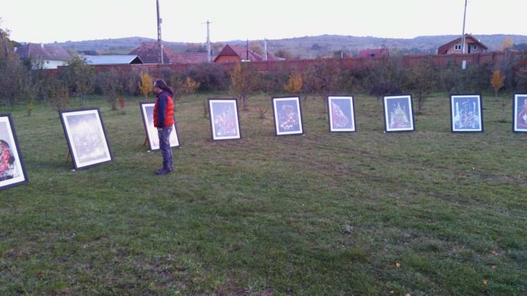 Természetes fénnyel „megvilágított” festmények Máréfalván