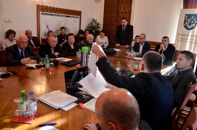 Több adó növeléséről döntöttek a maratoni ülésen