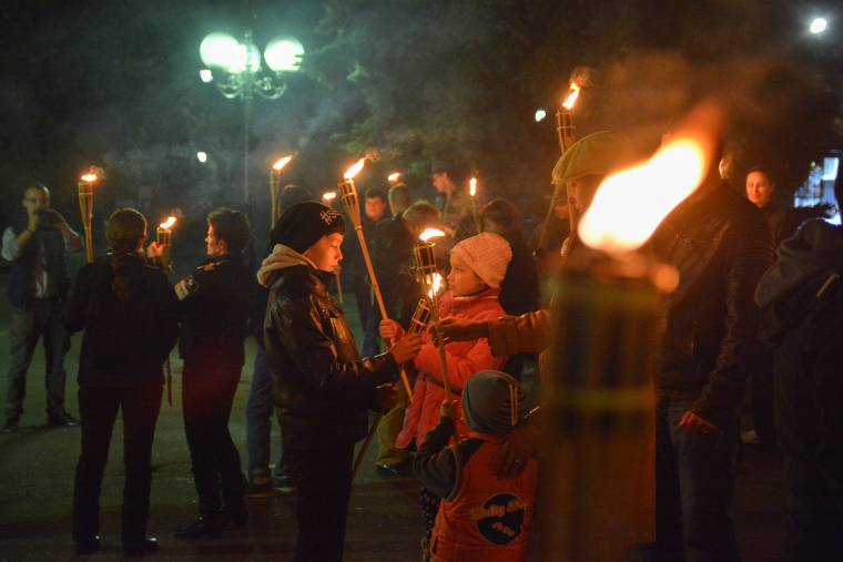 Emlékezés fáklyalánggal