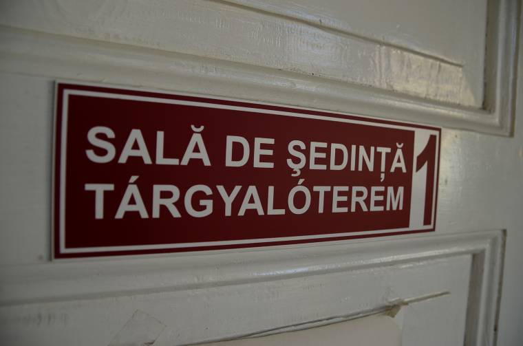 Szórakozni járnának P. B.-ék, ha hagyná a bíróság