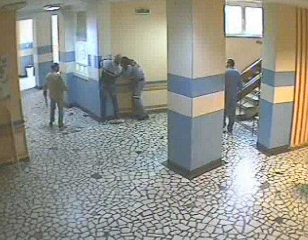 Felvétel a kórházban történt bántalmazásról: eltérő nézőpontok