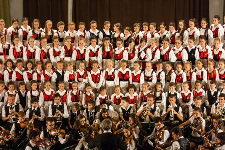 A Szentegyházi Gyermekfilharmóniával emlékeznek a madéfalvi veszedelemre