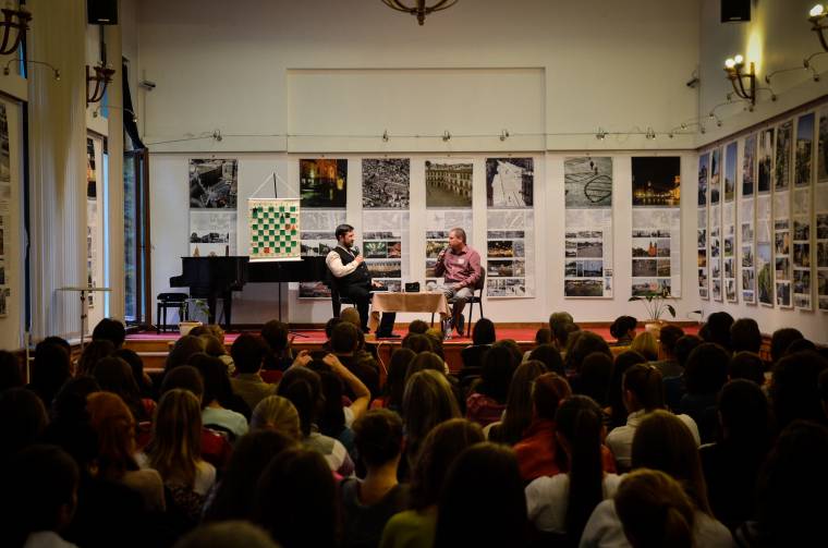 Feketén-fehéren a sakkterápiáról