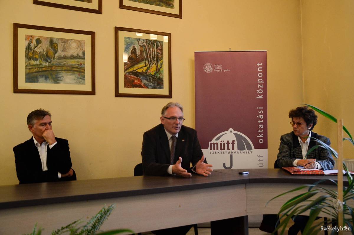 &bullet;  Fotó: Barabás Ákos