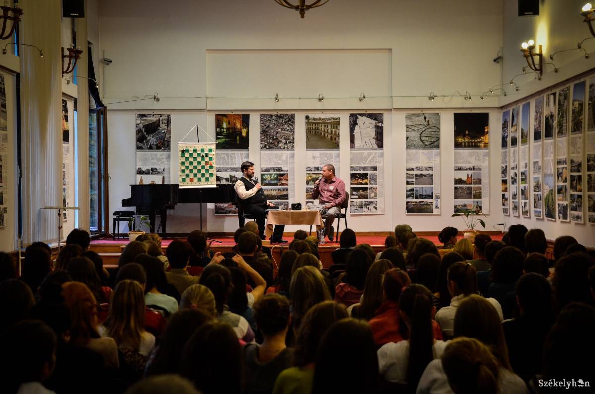 &bullet;  Fotó: Barabás Ákos