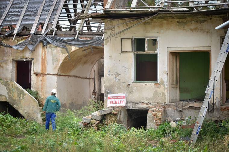 Bontják az udvarhelyi Kapusi-házat