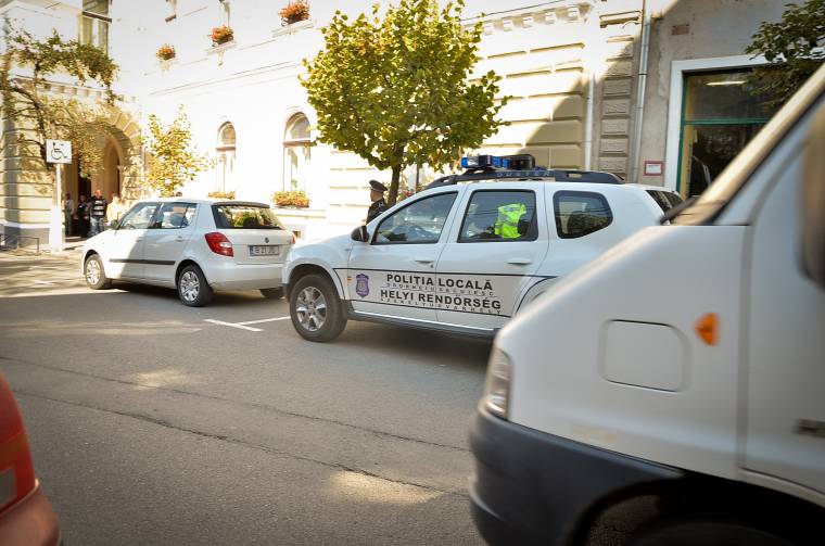 Újrafeliratozták az udvarhelyi rendőrautót