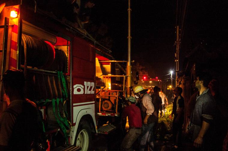 Melléképület égett le, túlhevült kémény okozott tüzet Székelykeresztúron