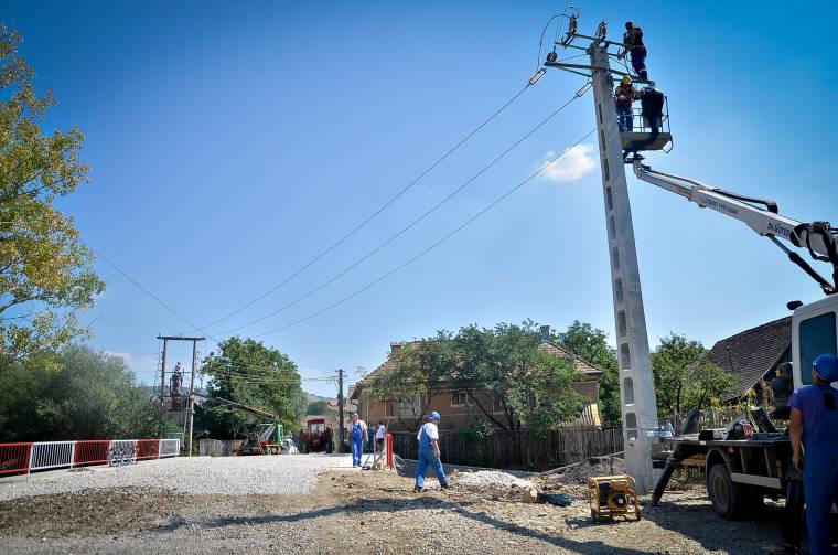 Aszfalt az almási hídon