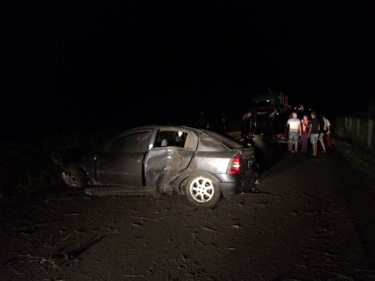 Alkohol hatása alatt vezetett, lesodródott az útról