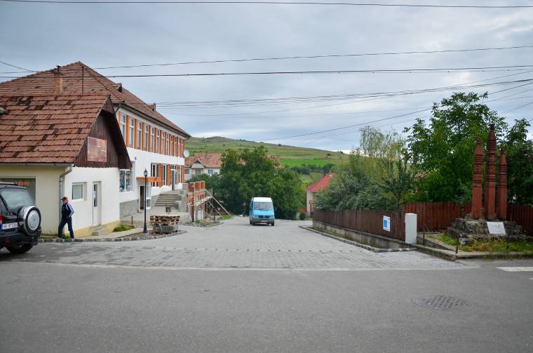 Végéhez közeledik a központfelújítás Farkaslakán